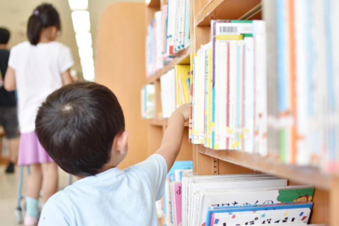 図書館で調べ学習