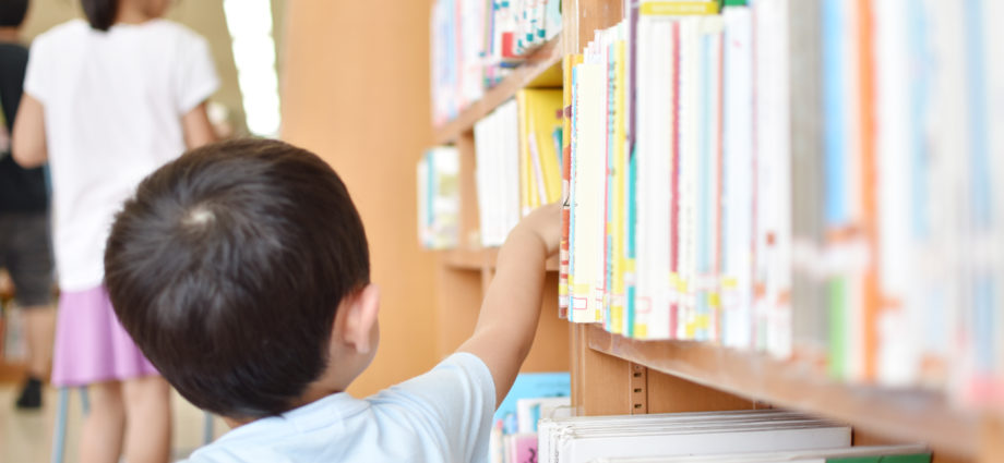 図書館で調べ学習